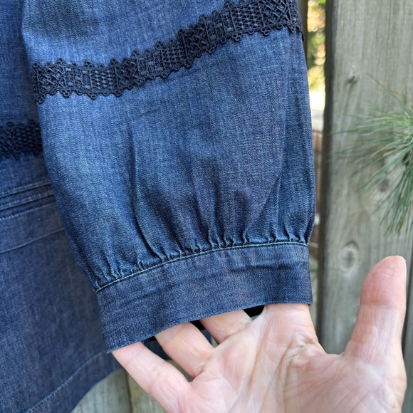 Banana Republic Denim/chambray Pop Over with Black Lace Trim - Picture 2 of 6